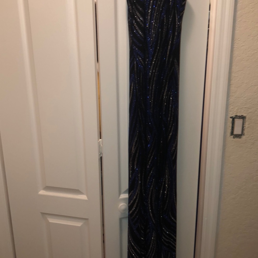 Dress - Picture 2 of 4